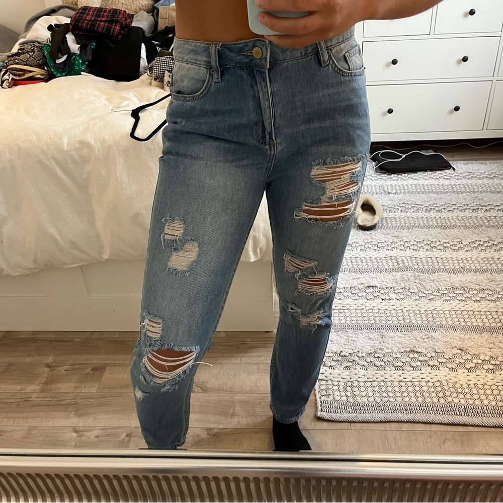 Jeans with holes